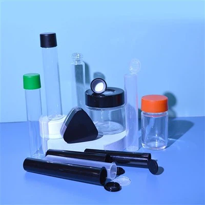 Tyhjä lasipullo Pp-värisellä lapsiturvallisella korkilla